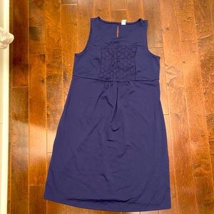 Navy maternity dress - so cute!